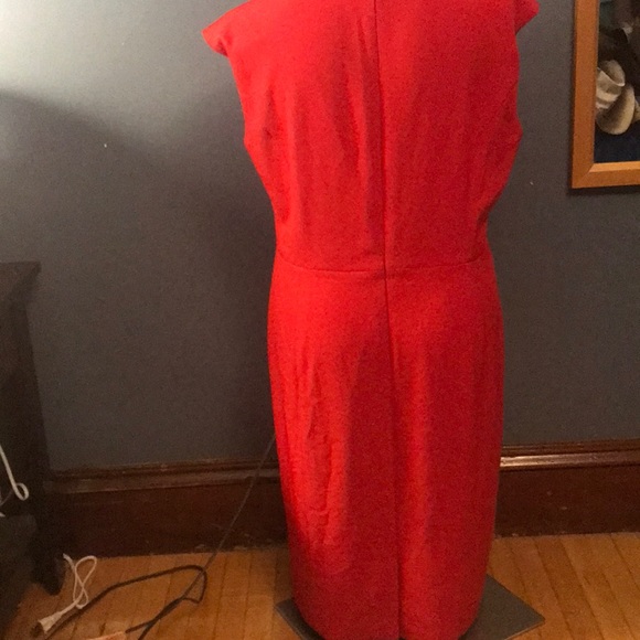 Kasper size 18 red v-neckdress - Picture 2 of 4